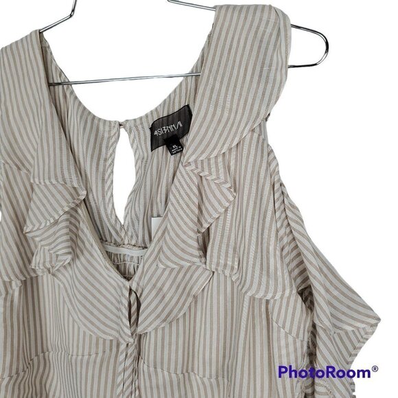 🏆025 4S13NNA Ruffled Cold Shoulder Cropped Top - Picture 4 of 9